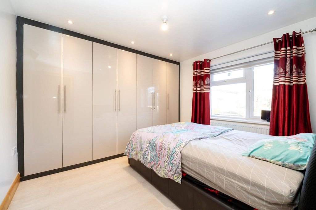 Property photo 2 of 14 Gallery