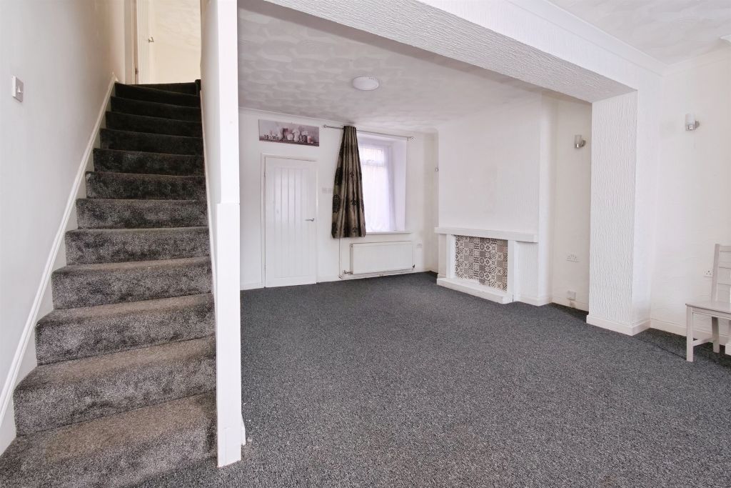 Property photo 2 of 35
