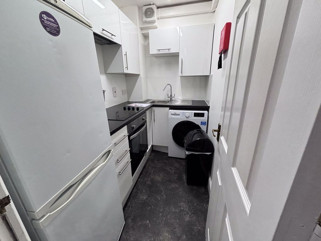 Property photo 3 of 8 81F405d101A5F54324A2486453Cedf28