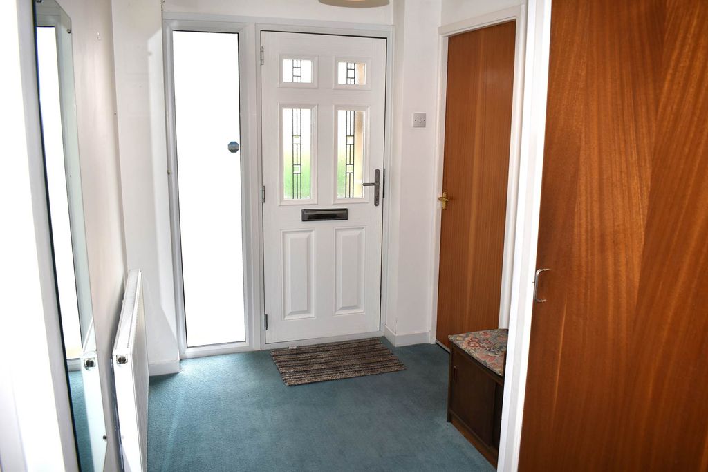 Property photo 3 of 27