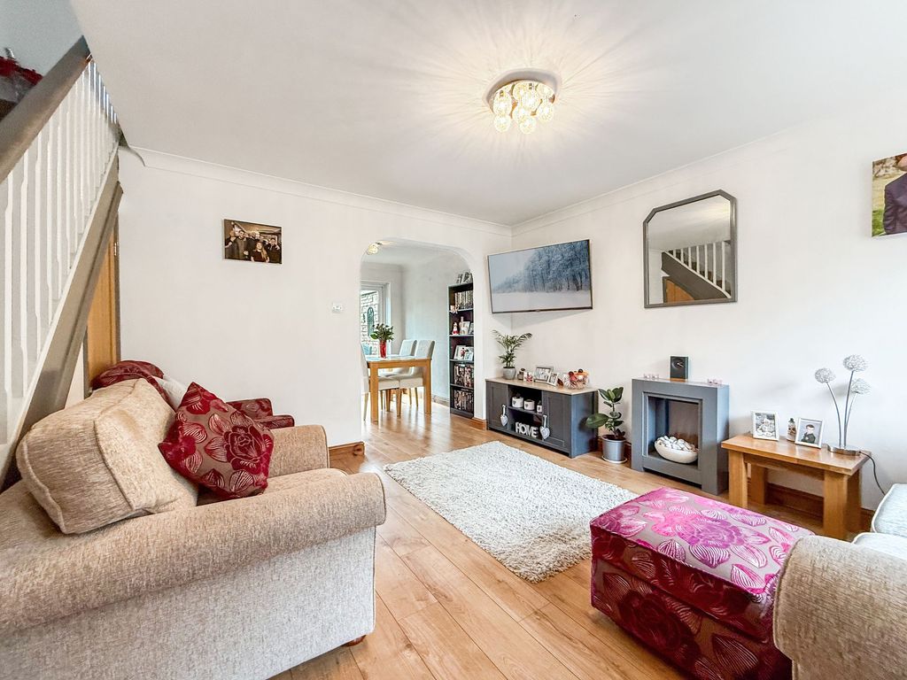 Property photo 3 of 34