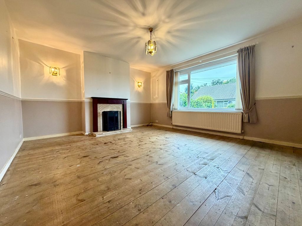 Property photo 2 of 11 Living Room
