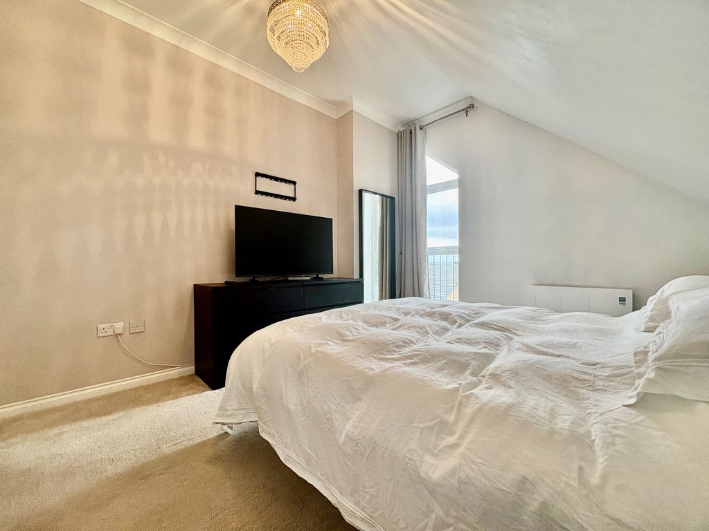 Property photo 2 of 12 Bedroom