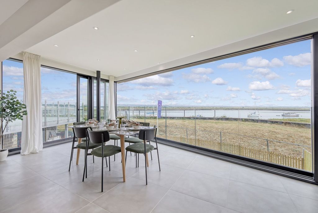 Property photo 2 of 15 Dining Area