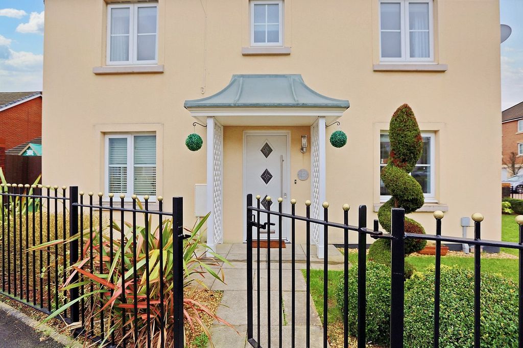Property photo 2 of 30
