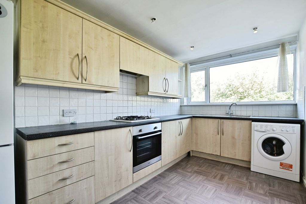 Property photo 3 of 12 Pbox-Img.Jpg