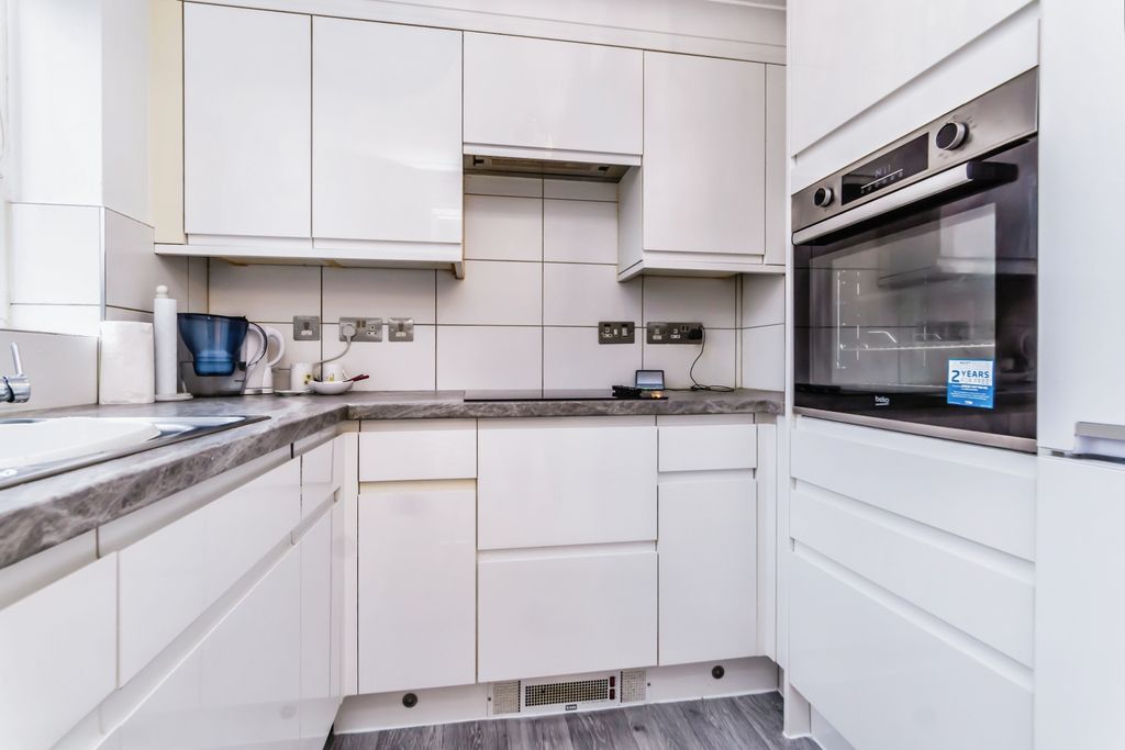 Property photo 3 of 17 Photography