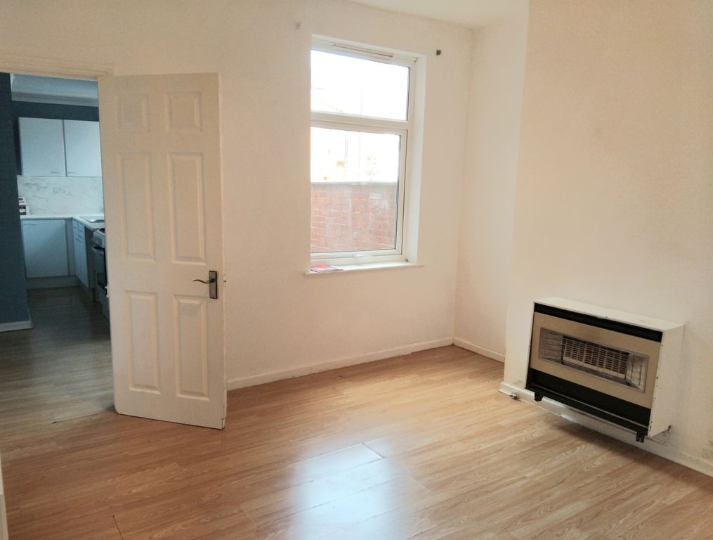 Property photo 3 of 7 Dining Room