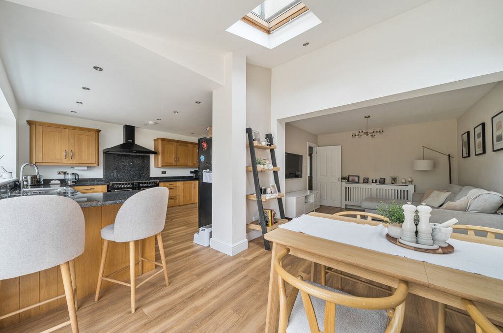 Property photo 2 of 21 1494258-11-6A60A0...