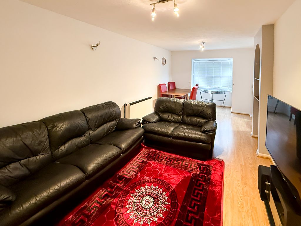 Property photo 3 of 9 Living Rm.Jpg