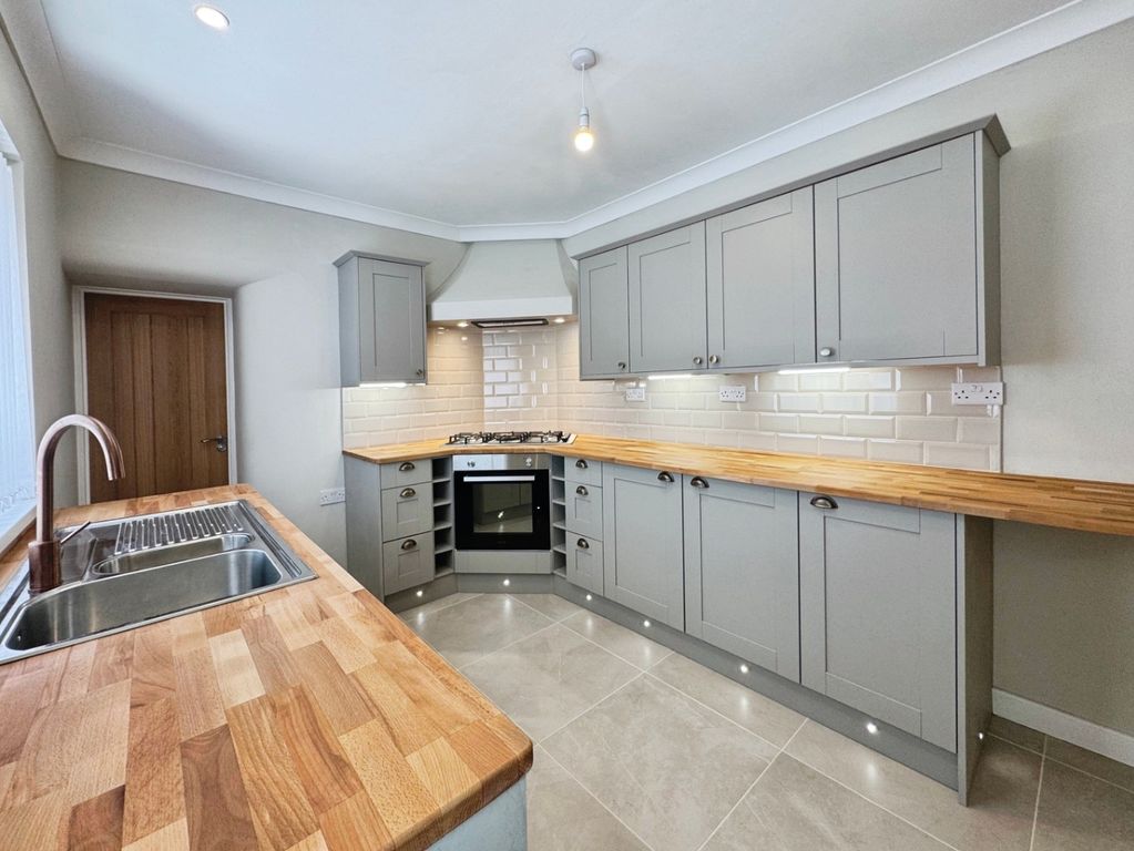 Property photo 2 of 30 4878573