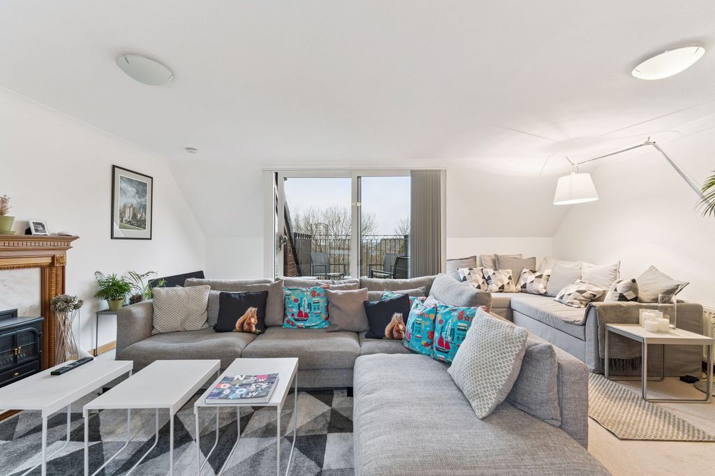 Property photo 3 of 21