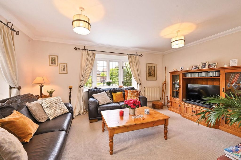 Property photo 3 of 17