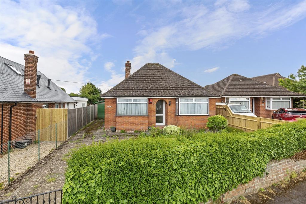 Property photo 1 of 15 Highfield Ave-15.Jpg