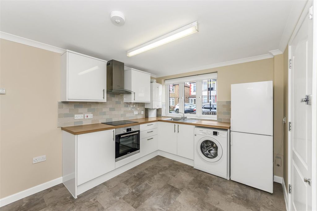 Property photo 3 of 16 14 Guildford Road-12.Jpg