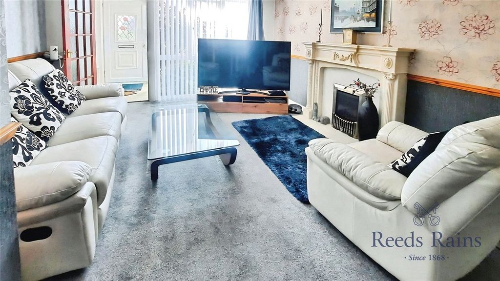 Property photo 3 of 12 Picture No. 35