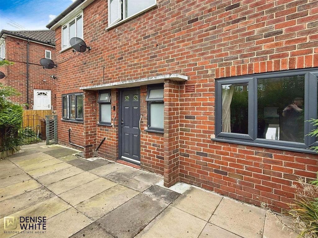 Property photo 2 of 19 Front Aspect