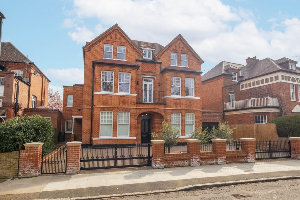 Property photo 1 of 12