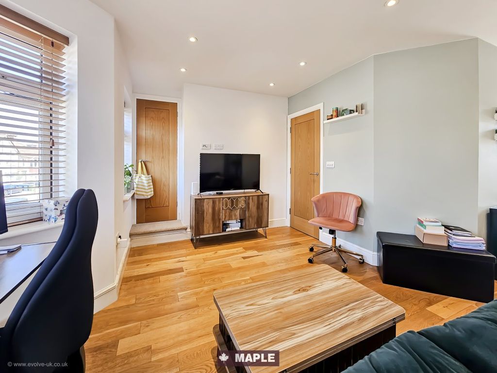 Property photo 3 of 13