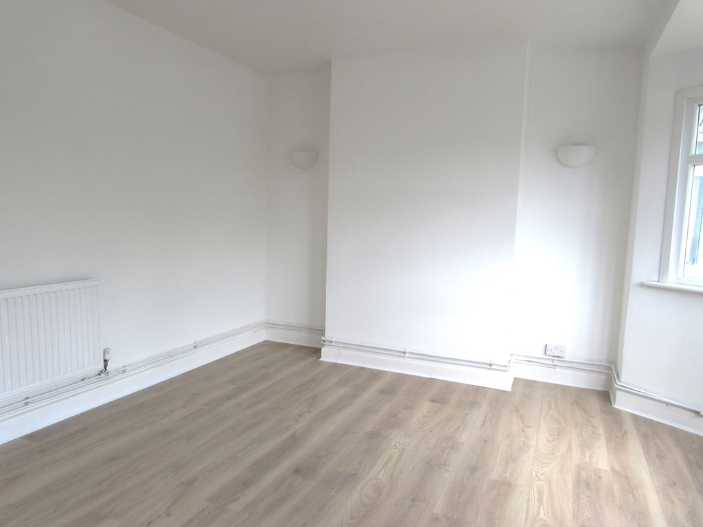 Property photo 3 of 7 Gallery