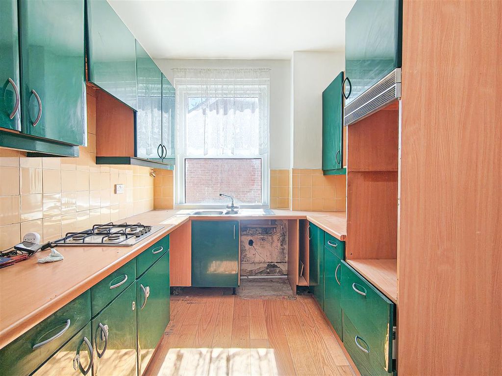 Property photo 2 of 10