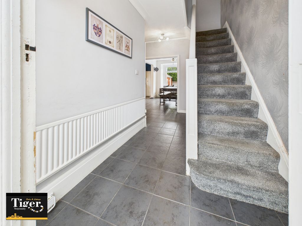 Property photo 2 of 26