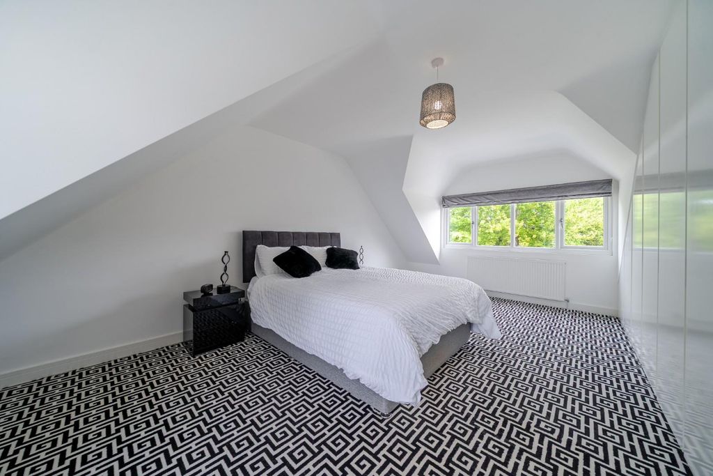 Additional image 11 of 5 bed chalet for saleDrayton Lane, Drayton, Portsmouth PO6