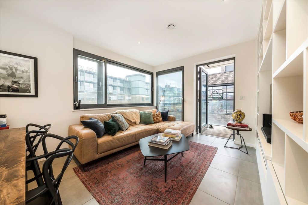 Property photo 2 of 9