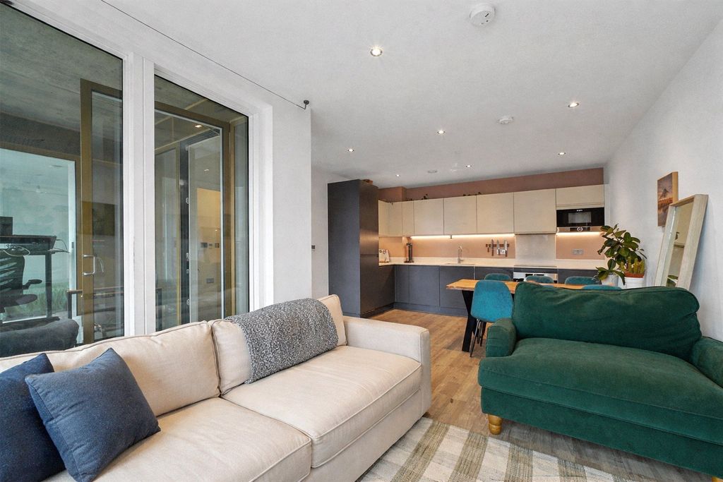 Property photo 2 of 16 Reception