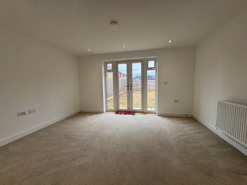 Property photo 3 of 16 Living Room