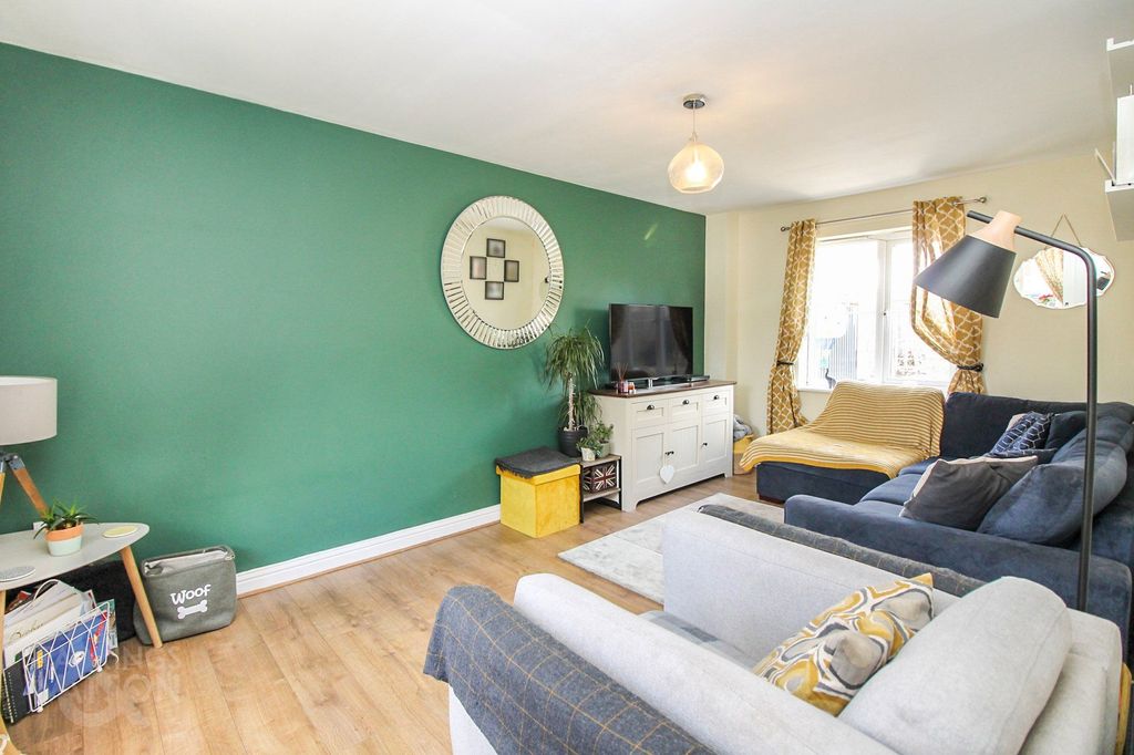 Property photo 2 of 16