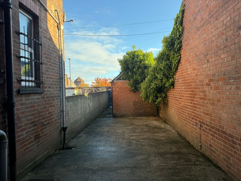 Property photo 3 of 5