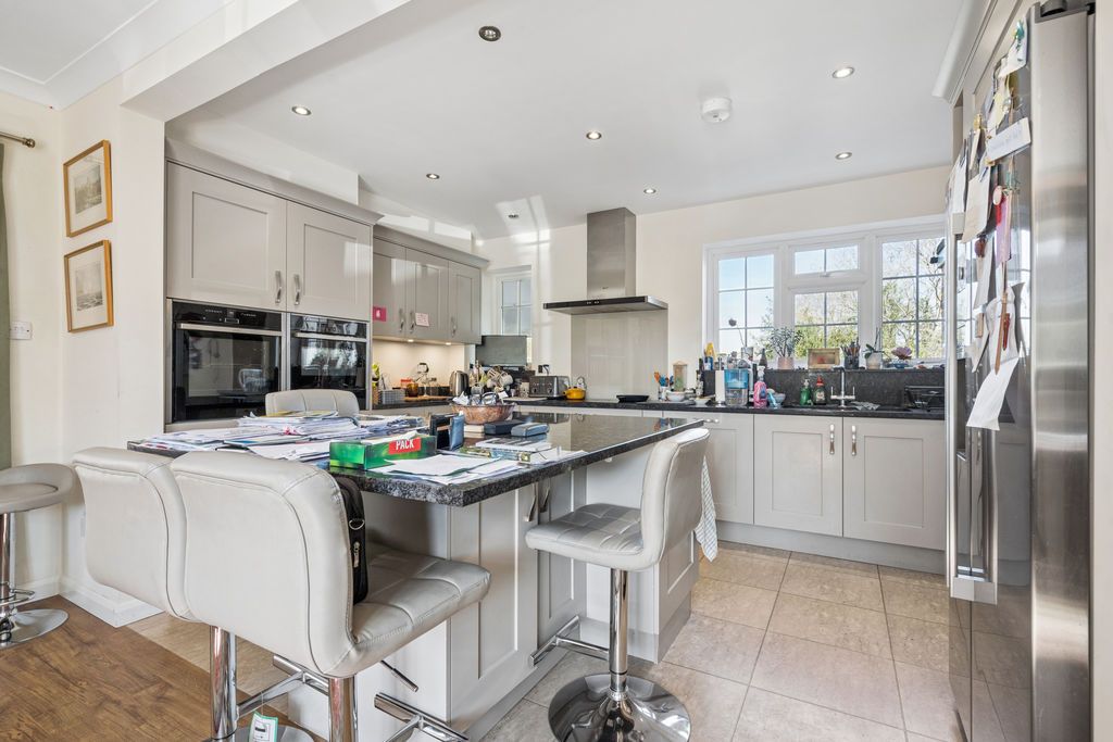 Property photo 3 of 14 Photo 5