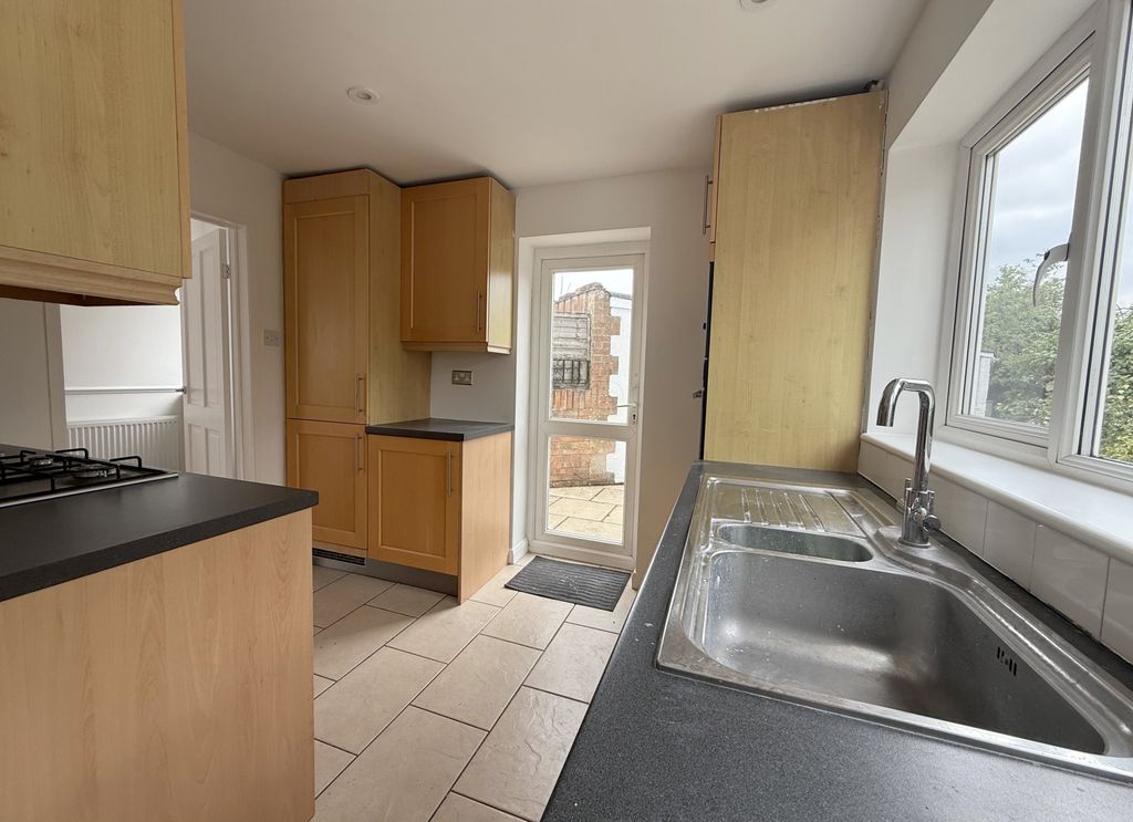 Property photo 3 of 16 Kitchen