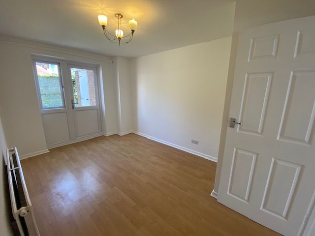 Property photo 3 of 11 Dining Room