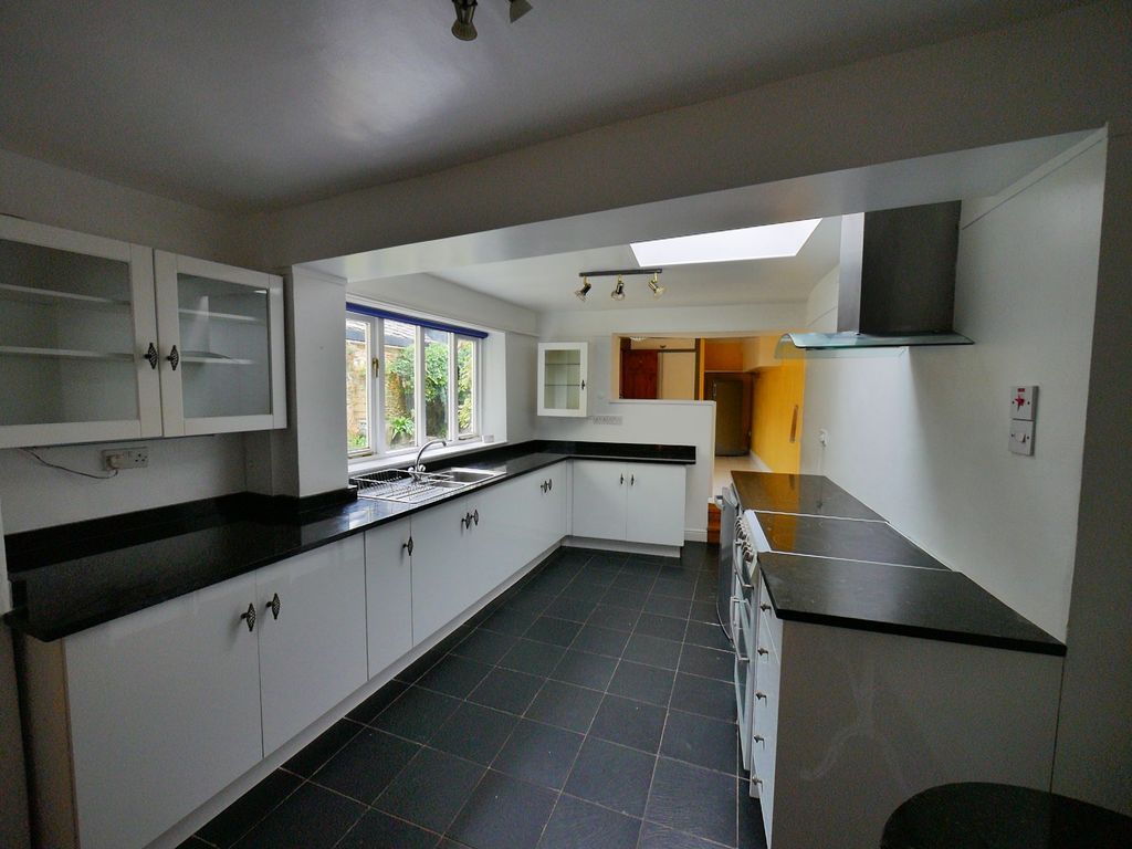 Property photo 3 of 26