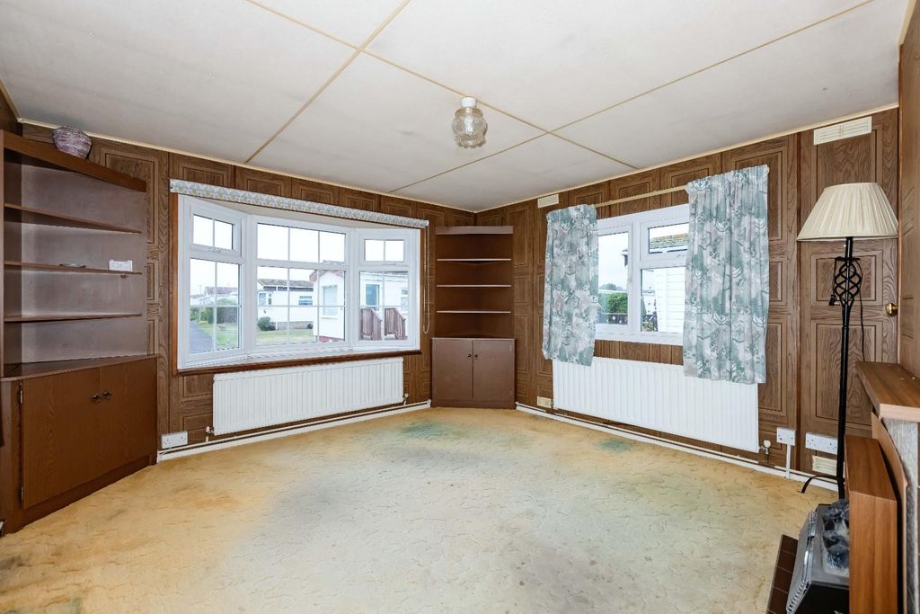 Property photo 3 of 12 Abbey Close.Jpg