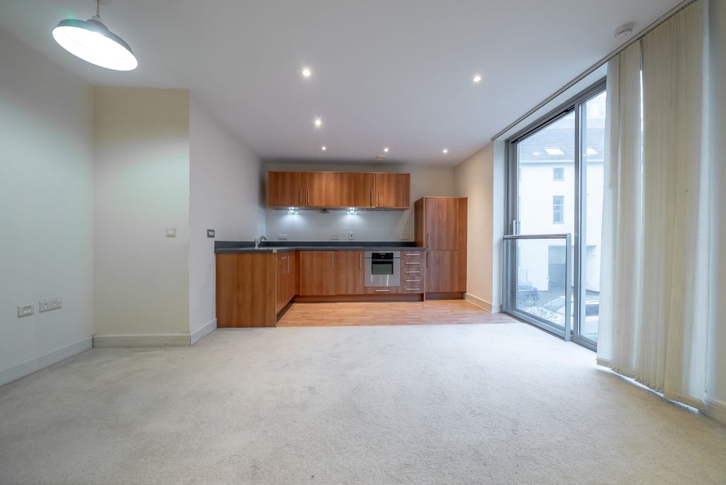 Property photo 3 of 11 87 Viva00007