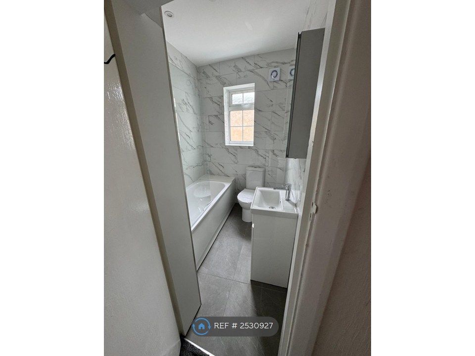 Property photo 3 of 5 Bathroom