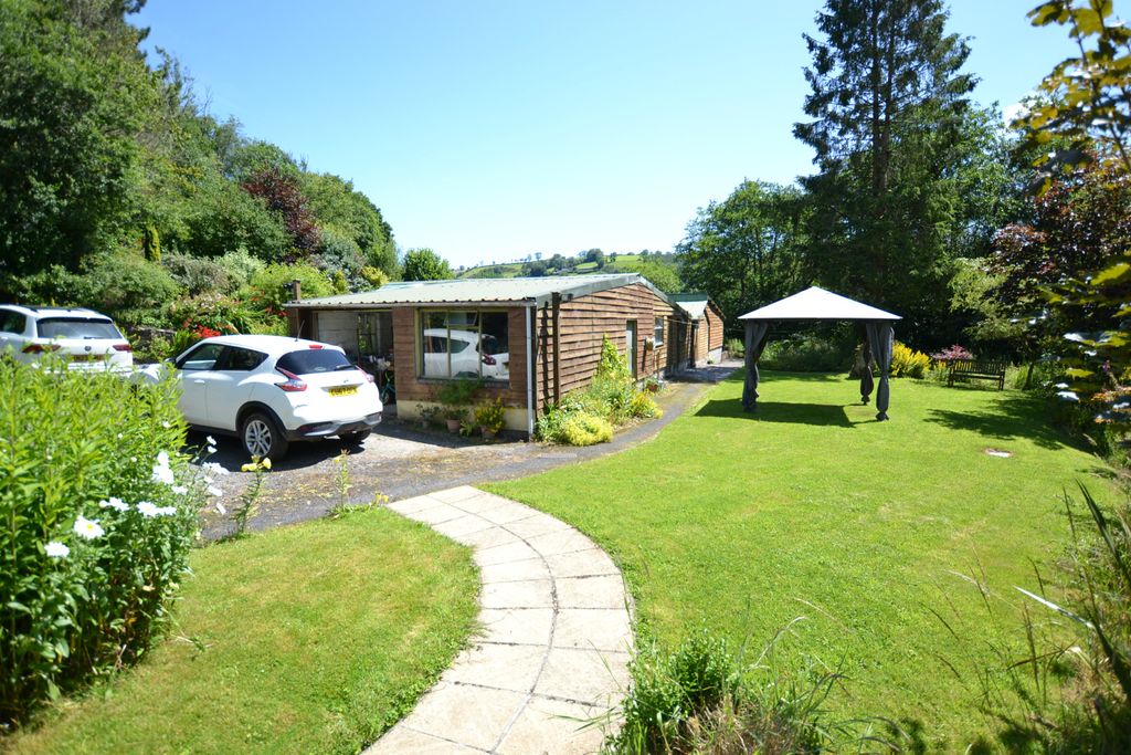 Property photo 2 of 24