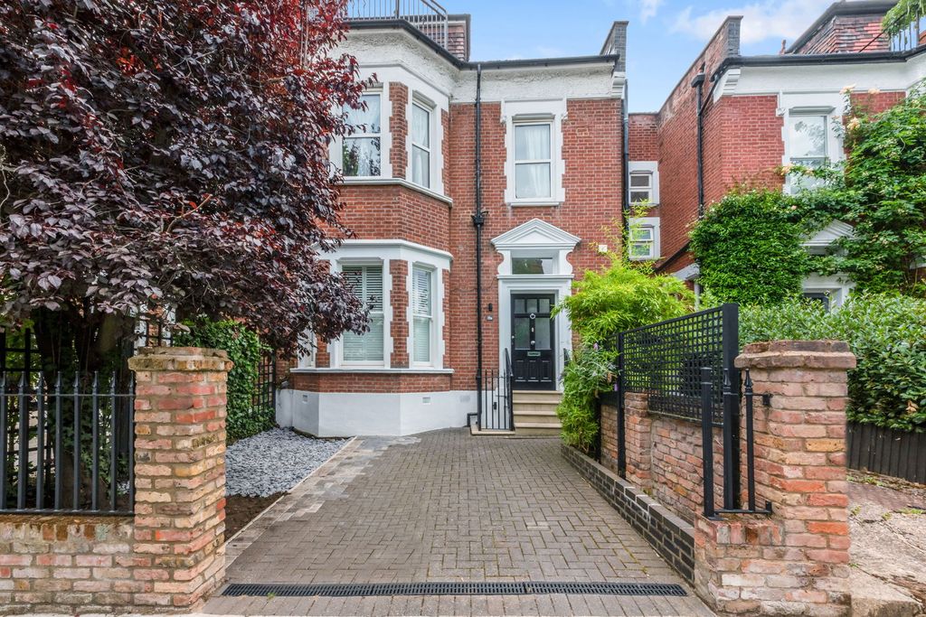 Property photo 2 of 24