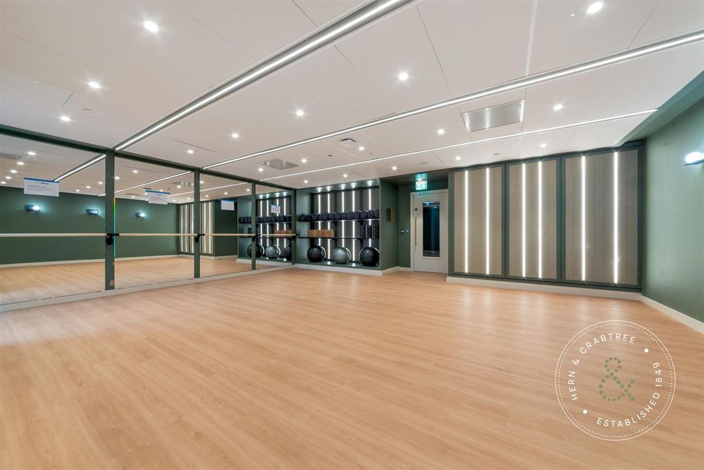 Property photo 1 of 18 24 Hour Gym