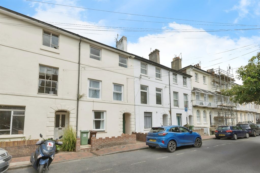 Property photo 2 of 14