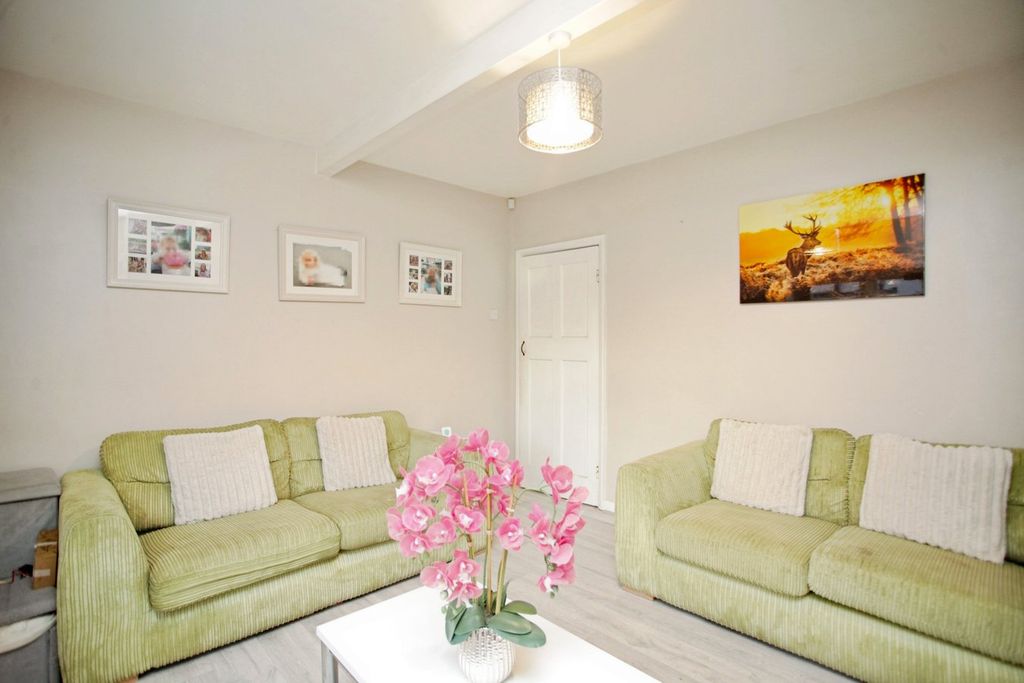 Property photo 3 of 26