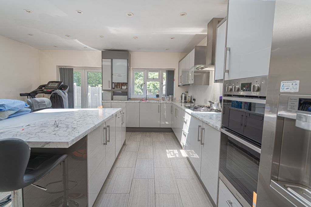 Property photo 3 of 11 20250624-Dsc0500120250624