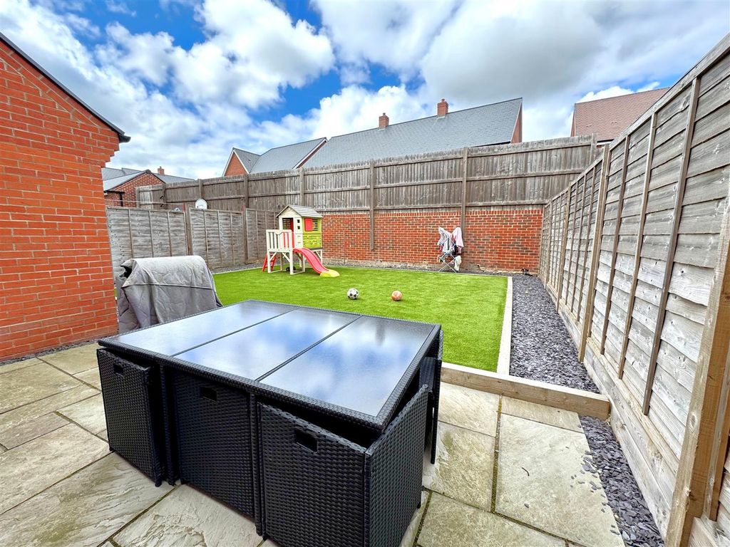 Property photo 2 of 15 Garden.Jpg