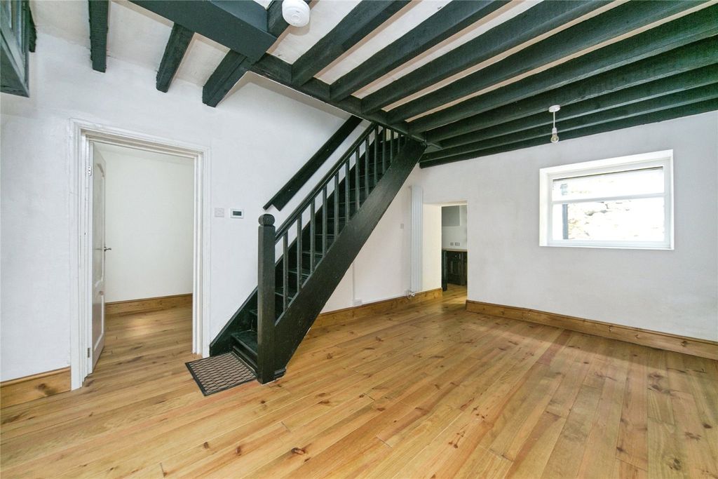 Property photo 3 of 19 Picture No. 06