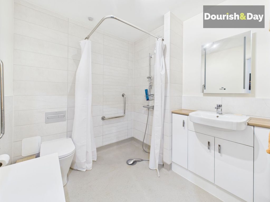 Property photo 3 of 13 Wet Room