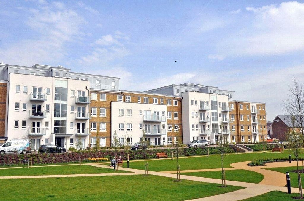 Property photo 3 of 8 Picture No. 11