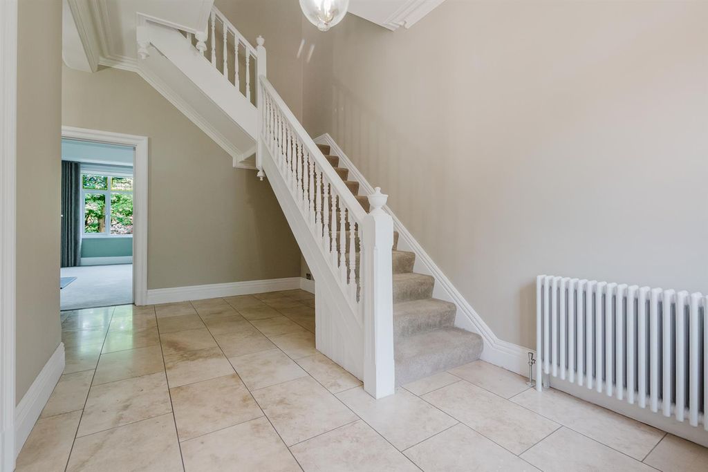 Property photo 2 of 35 Entrance Hallway